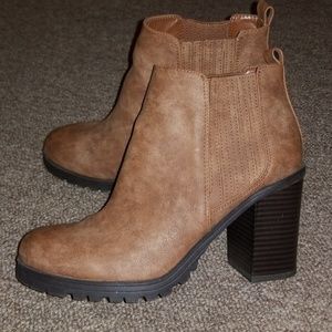Ankle booties